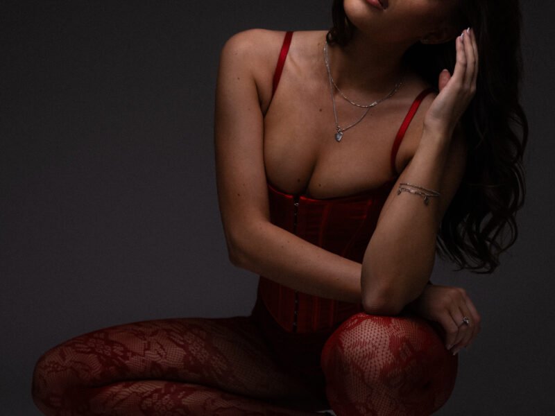 Hourly studio shoots with Laura